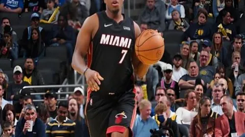 史梦瑶勇夺女子50米步枪三姿金牌